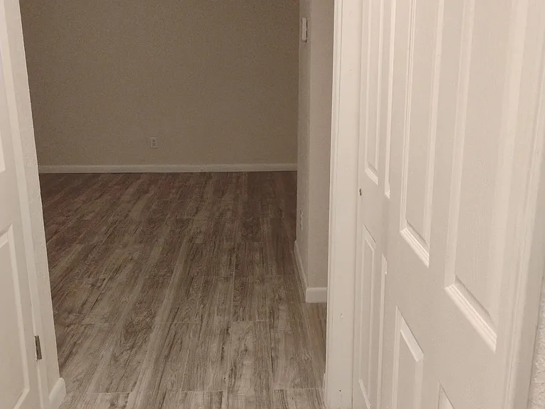 10508 Ashwood Dr #D — Photo 1