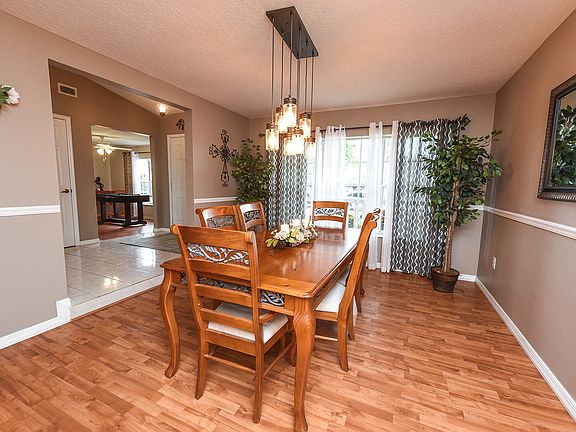 5th image of 2606 Lowell Cir