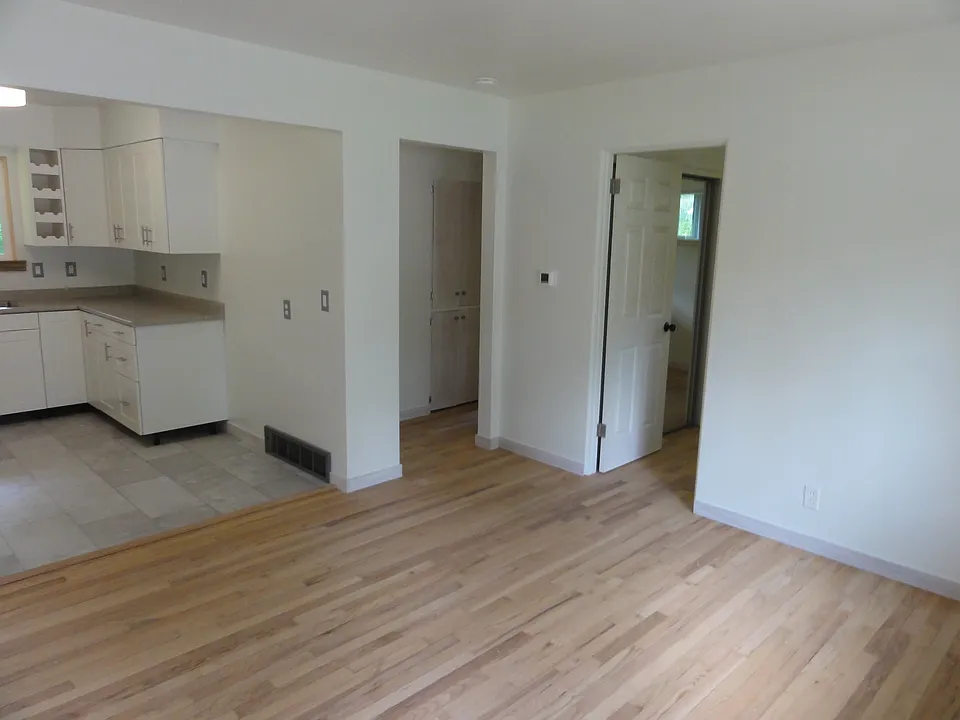 706 Madison Pl #706