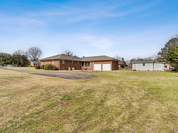 2nd image of 3 Roxanna Dr