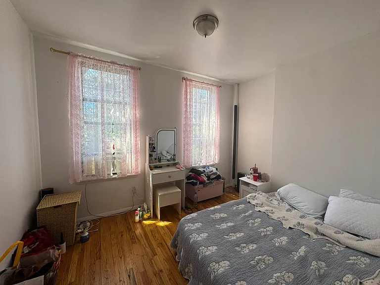 401 E 91st St #10 — Photo 3
