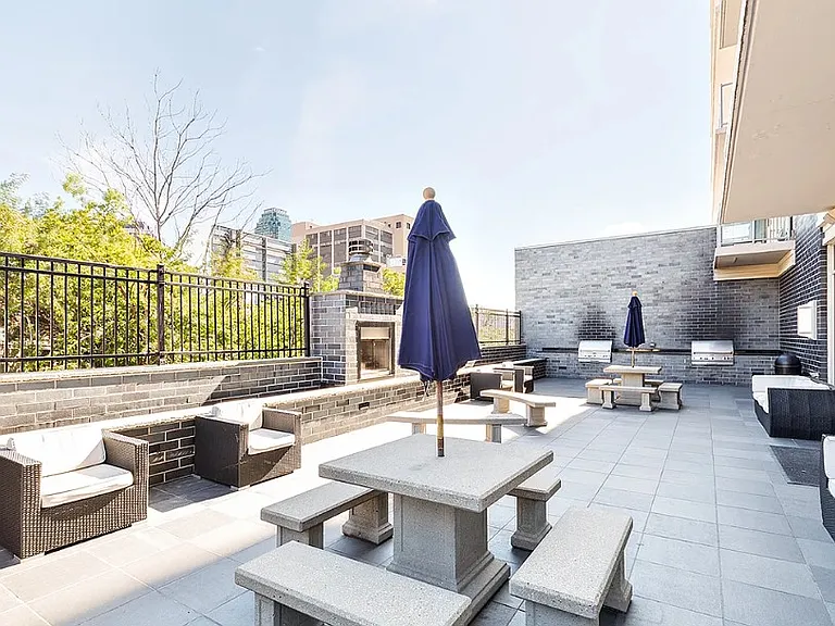 4815 11th St #4D — Photo 8