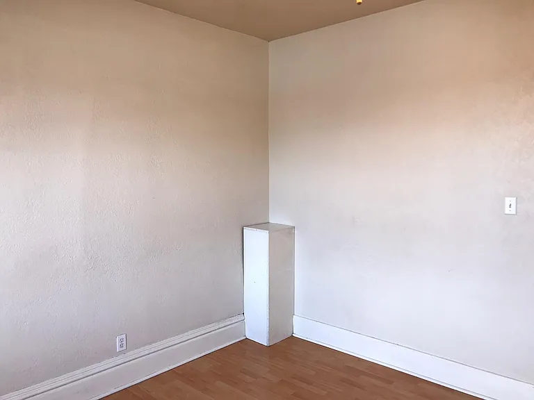 307 1/2 W 2nd Ave #17 — Photo 10
