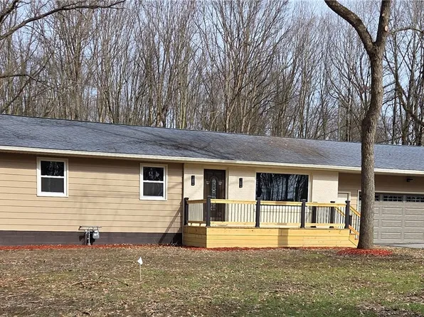 1075 NE River Rd, Lake Milton, OH 44429