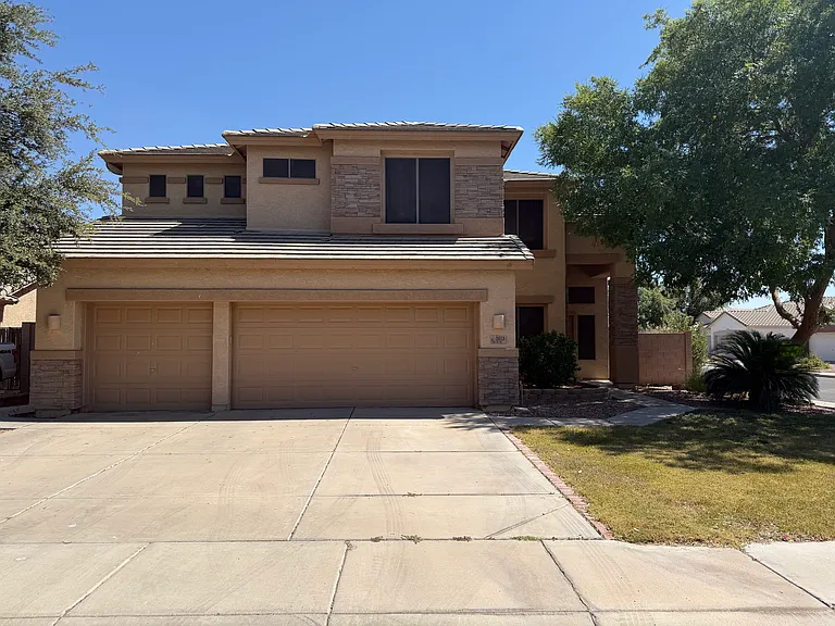 2813 E Runaway Bay Pl — Photo 1