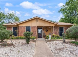6244 Skylark Ln, Watauga, TX 76148