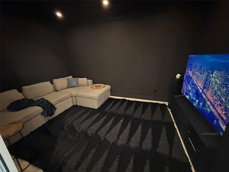 8145 Overland Grv — Photo 26