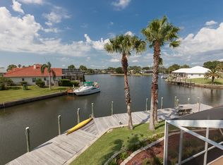 11 Crossgate Ct W, Palm Coast, FL 32137