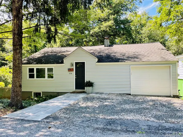 114 Lake Kitchawan Dr, South Salem, NY 10590