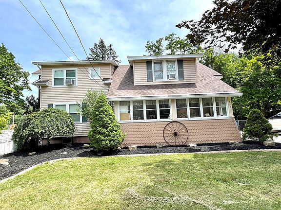 3rd image of 420 Upper Oakwood Ave