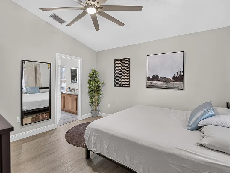 6746 Breezy Palm Dr — Photo 14