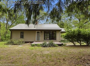 9255 Evergreen Rd, Brighton, MI 48116