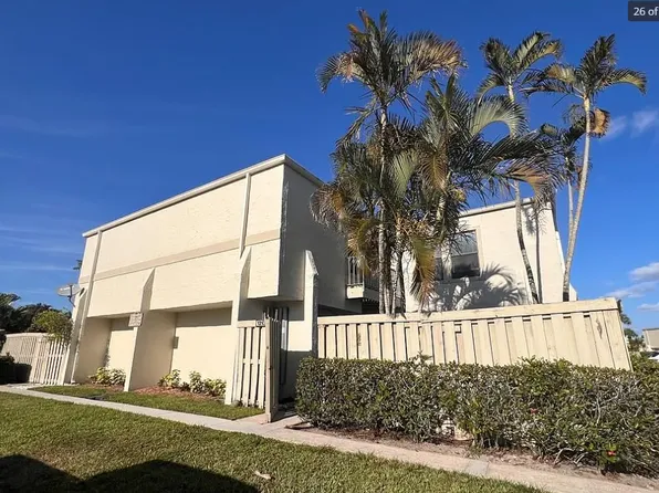 12134 Regal Ct E, Wellington, FL 33414