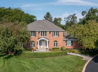 402 Lauder Ln, Inverness, IL 60067