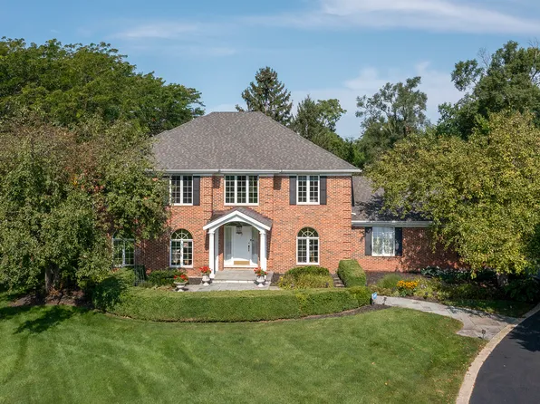 402 Lauder Ln, Inverness, IL 60067