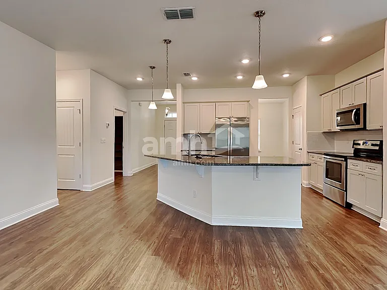 3135 Creek Village Ln — Photo 4