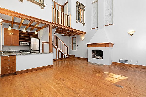 1st image of 124 Waverly Pl