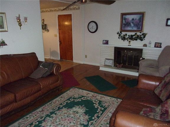 3rd image of 1201 Katherine Dr