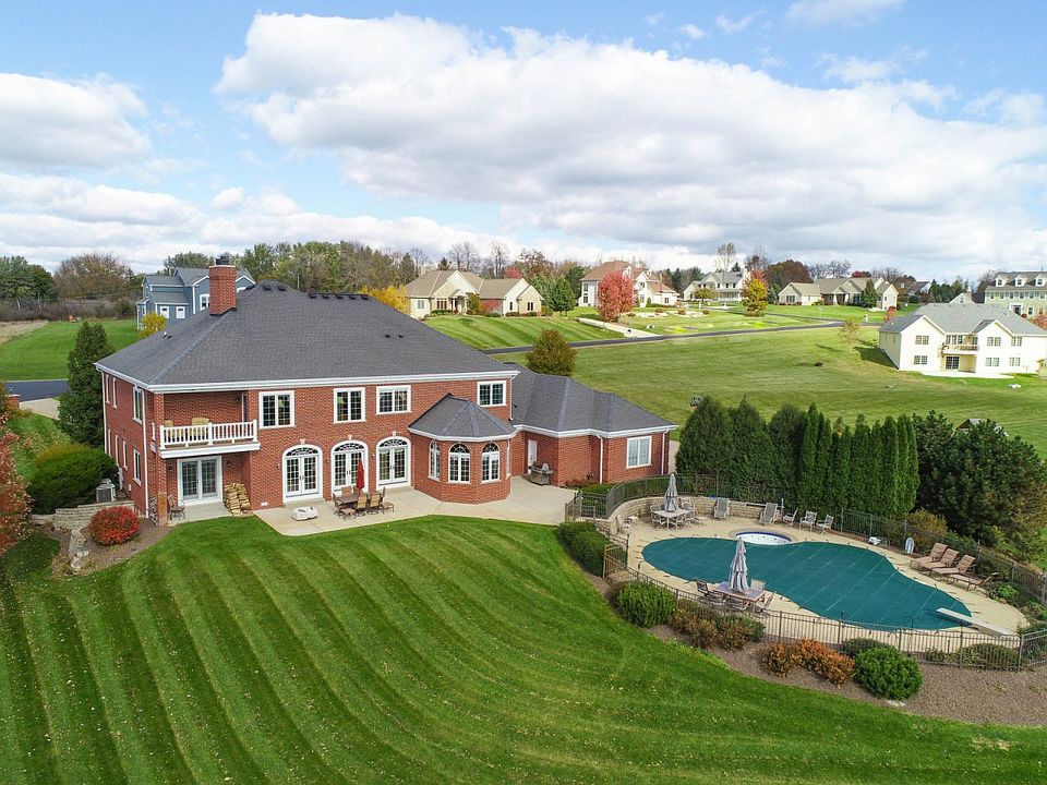 2nd image of N89W25217 Highland Preserve Ct