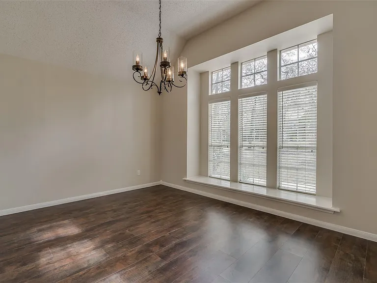 2460 Pebblebrook Cir — Photo 5