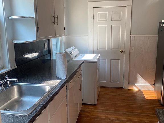 4th image of 18 Carney St