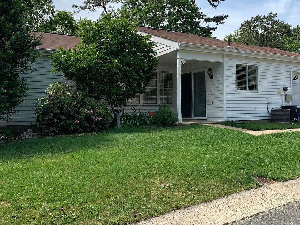 1st image of 557 Malvern Court #D