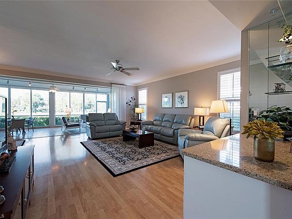 3rd image of 798 Eagle Creek Dr Unit 104
