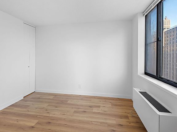 3rd image of 101 W 90th St APT 15G