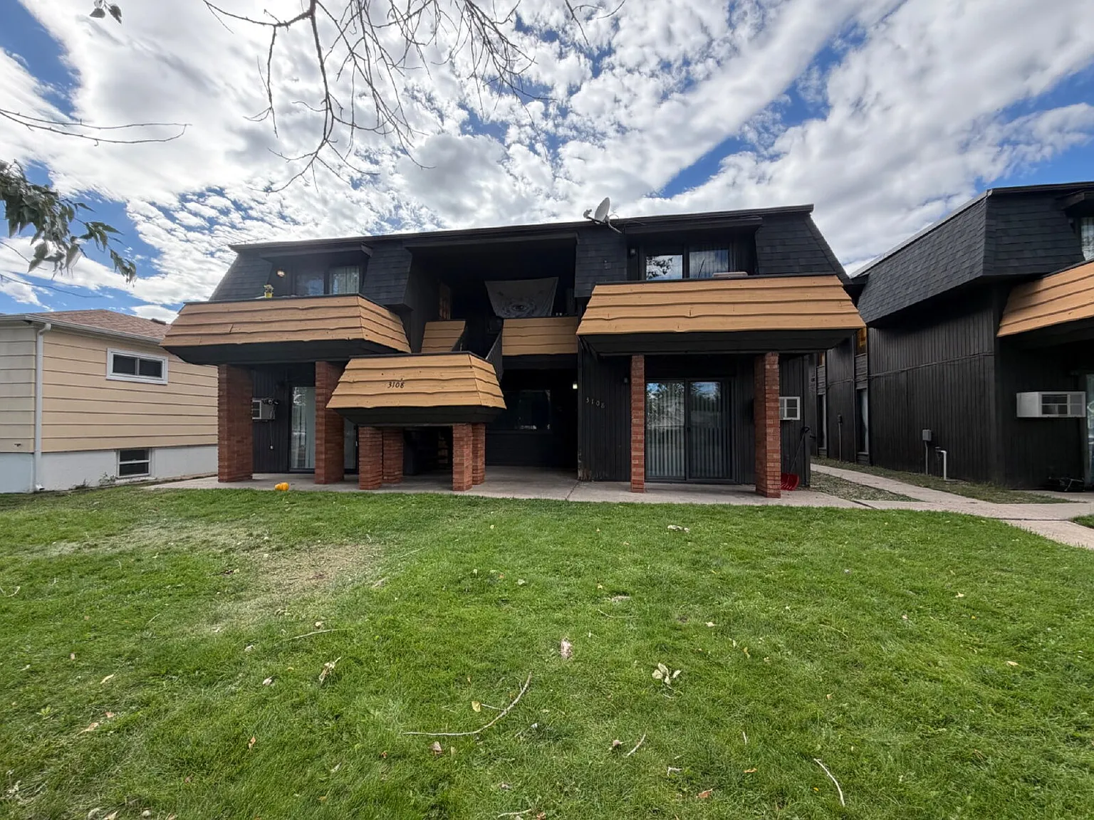 2 bed, 1.0 bath, $1,350 — Photo 1