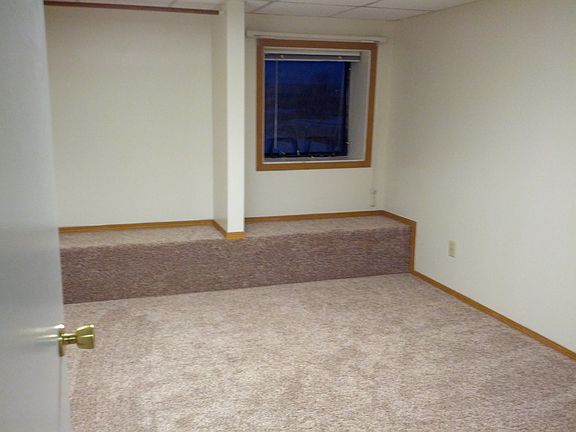 3rd image of 31 Andrea Dr