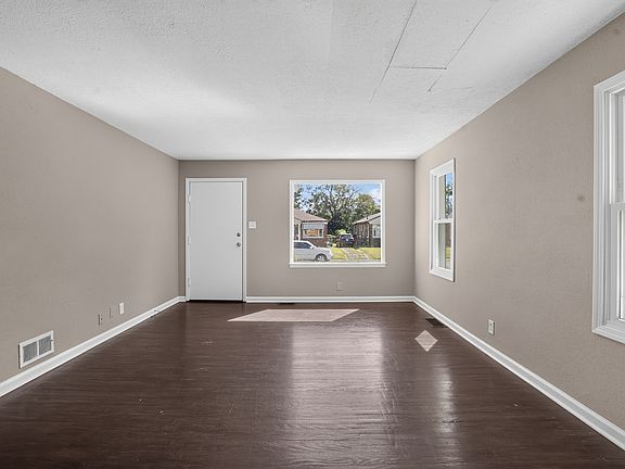 5th image of 5010 Hillside Ave