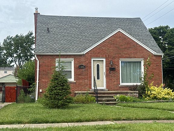 2nd image of 15206 Angelique Ave