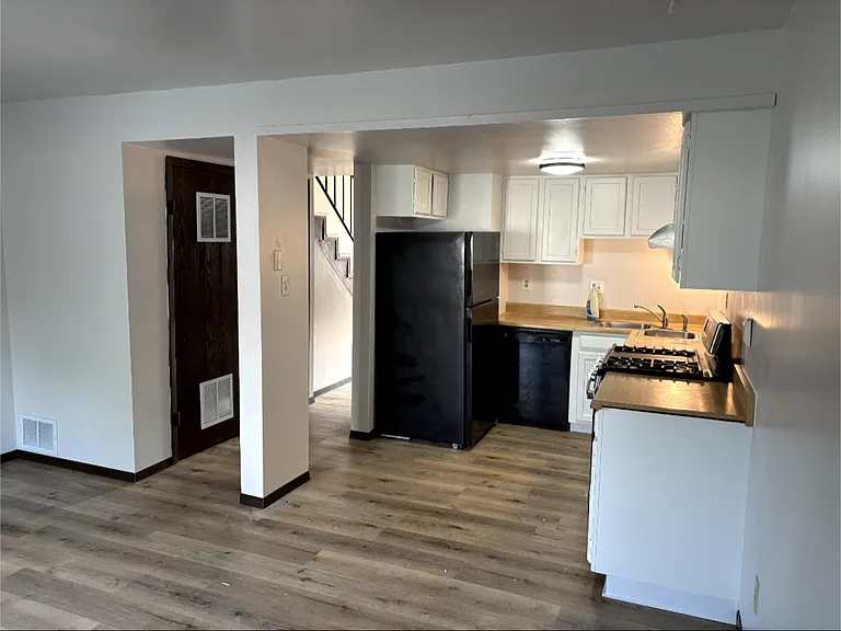 7556 Whitcomb St #B — Photo 6