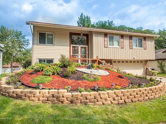 3rd image of 5779 Essex Ct