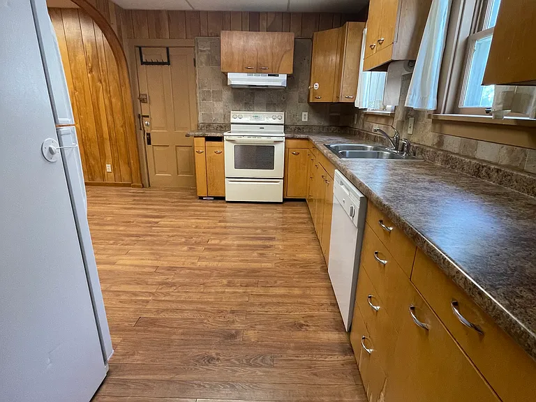 516 Union St #A — Photo 6