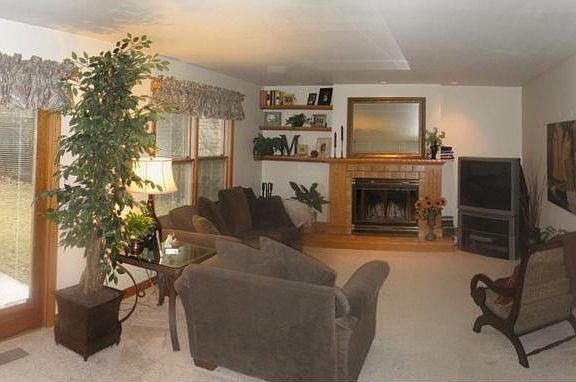 Adjoining Family Room