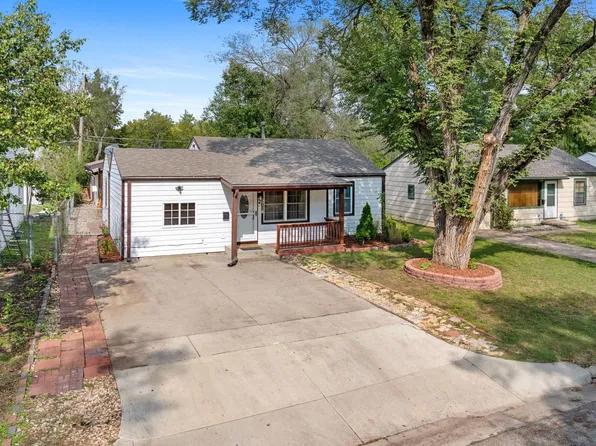 5714 Castle Dr, Wichita, KS 67207