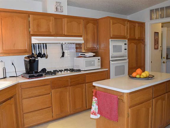 4th image of 5037 E 33rd Pl