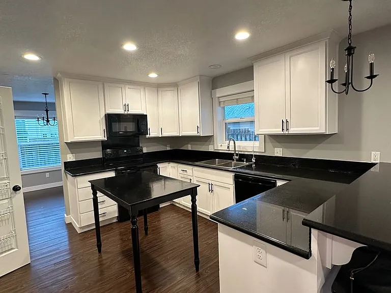 1670 Westwind Cir — Photo 54
