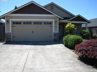 391 SE Regan Hill Loop, Estacada, OR 97023