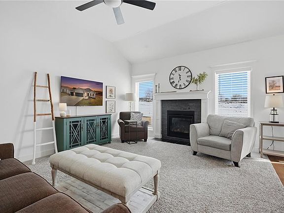 4th image of 1709 Cottonwood Creek Ave