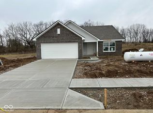 180 Luna Pl, Shelbyville, IN 46176