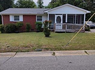 1434 Thelbert Dr, Fayetteville, NC 28301