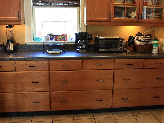 plenty of kitchen storage