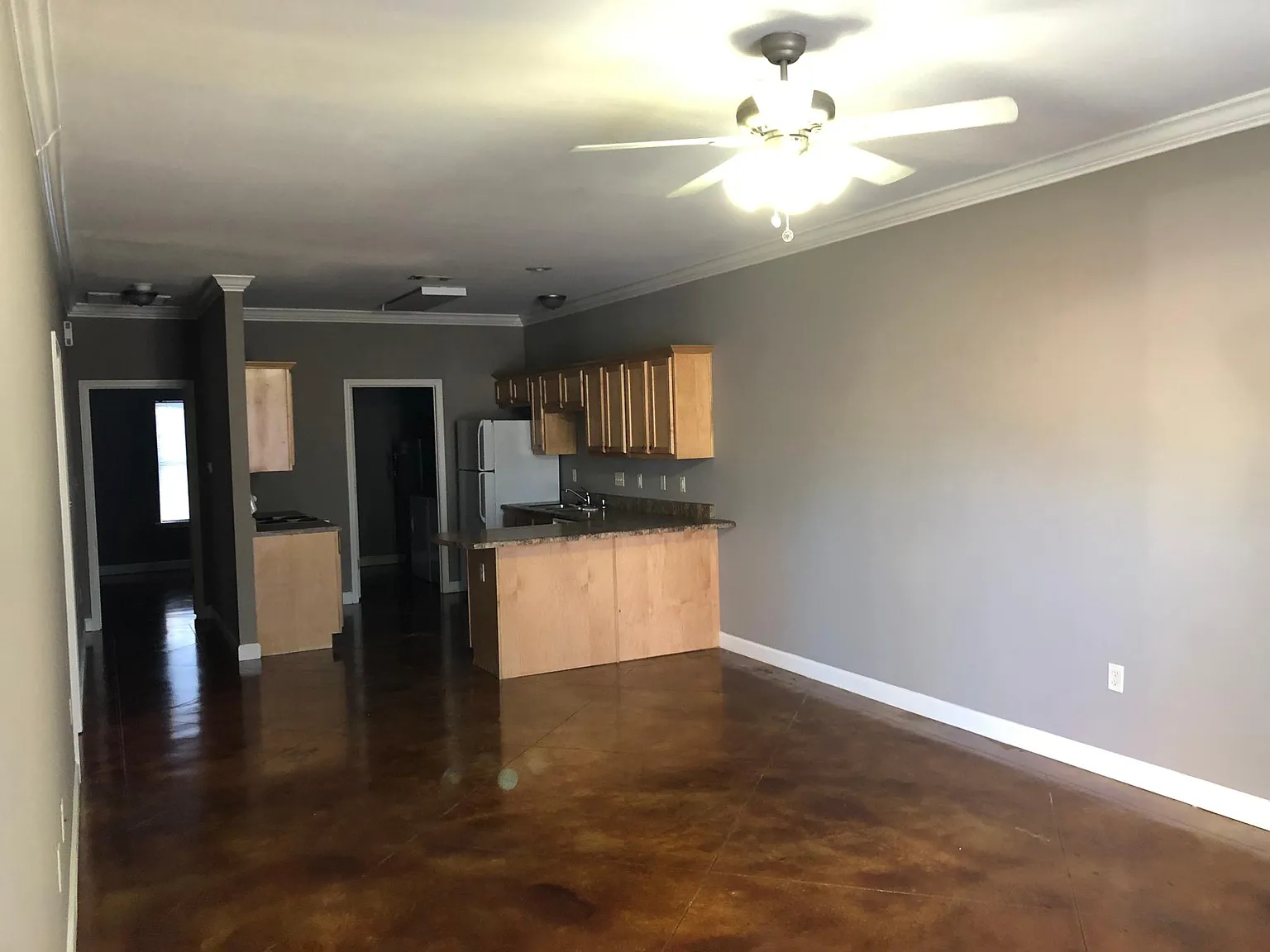 3 bed, 1100 sqft, $1,100 — Photo 2