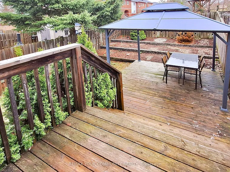 281 Ferndale Dr S — Photo 25