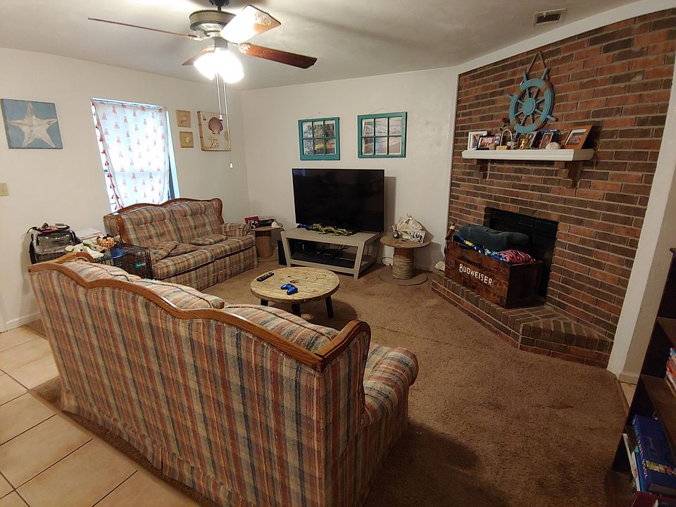 1st image of 421 Teal Ln APT B