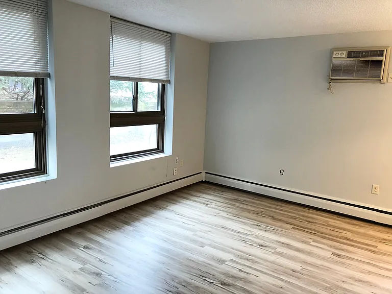 2500 Colfax Apartments — Photo 37