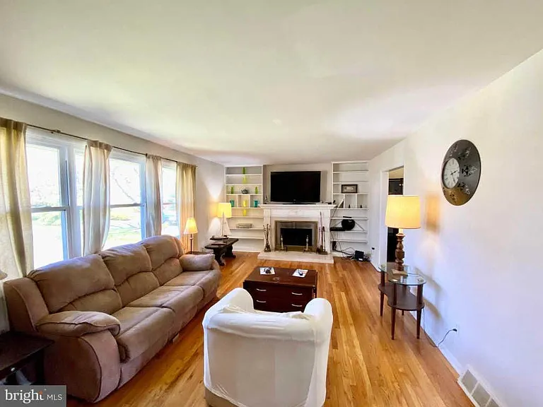 514 Ivydale Rd — Photo 43