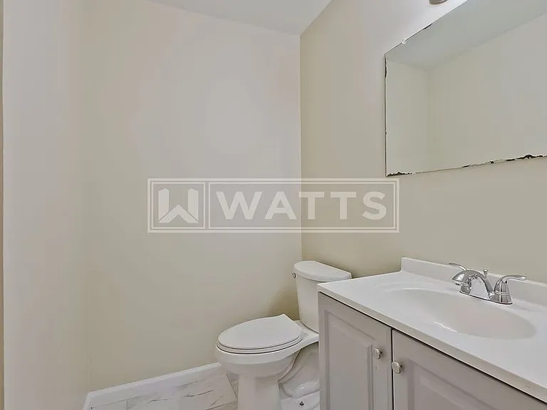 1036 Rose Hill Cir — Photo 17